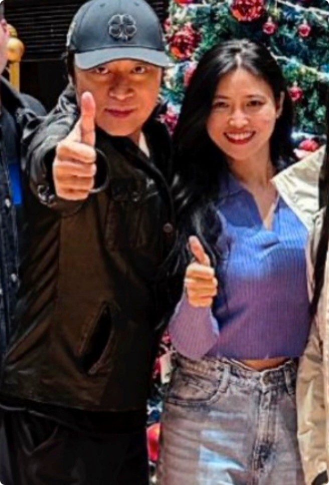 马景涛老牛吃嫩草!年轻小女友露面,颜值身材不输前任