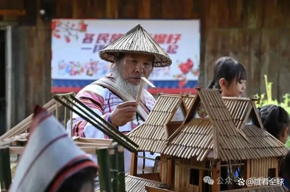 基诺山寨景区介绍,感受原始森林魅力,体验基诺族独特文化!