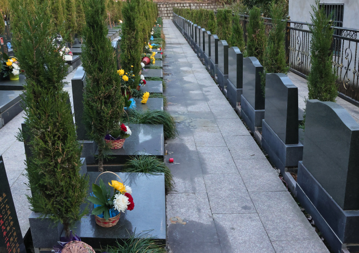 明日冬至华侨陵园龙居寺陵园内部新增一大批停车位