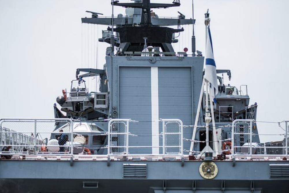 7月12日,太平洋舰队护卫舰"格罗姆基"号和"雷兹基"号