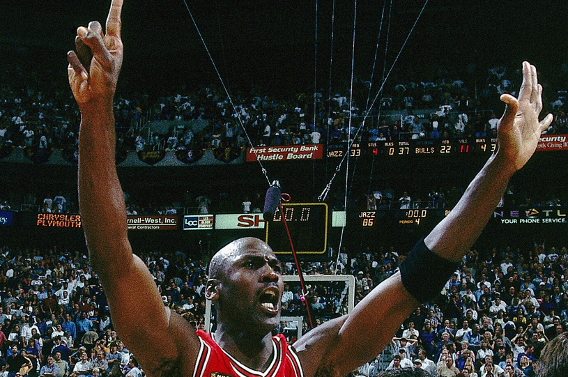 乔丹季后赛"生死战"场均31.3分,科比22.3分,那詹姆斯呢?