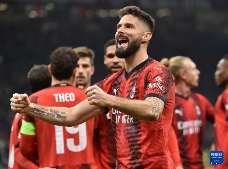 一决赛首回合比赛中,意甲ac米兰队主场4比2战胜捷甲布拉格斯拉维亚队