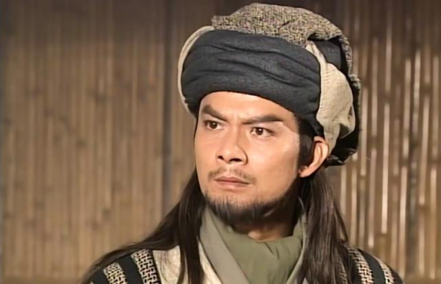 黄日华踢人风波回应的态度火上浇油8年前就上演球霸场面