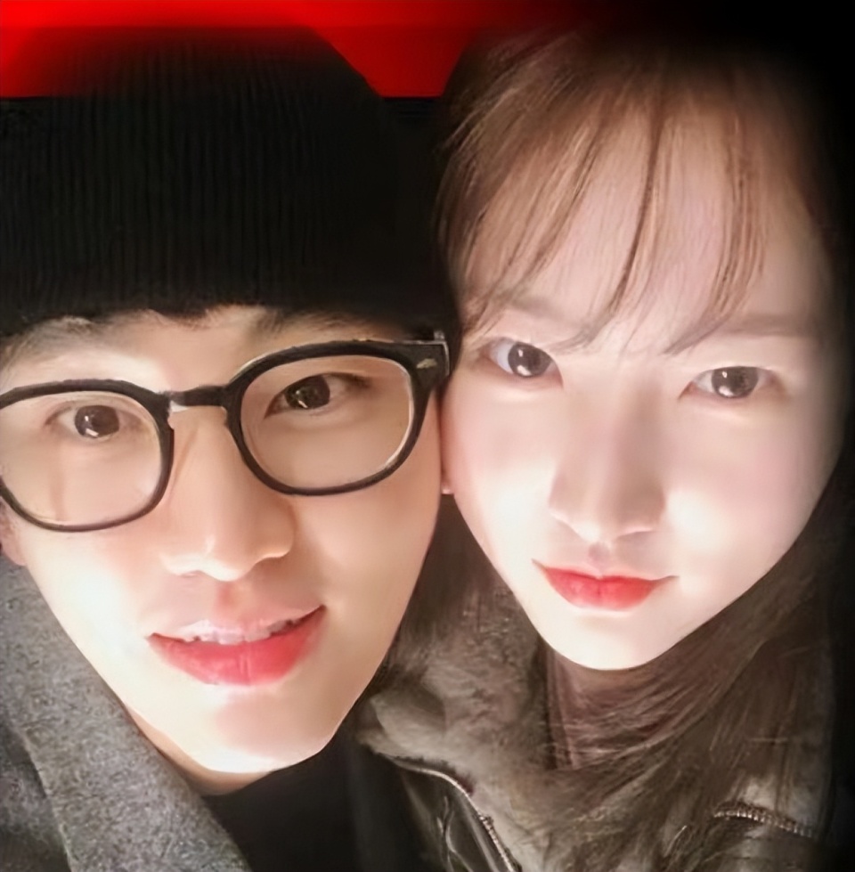 公司承认金秀贤金赛纶恋情，成年后交往，公司没有逼她还钱-腾讯新闻