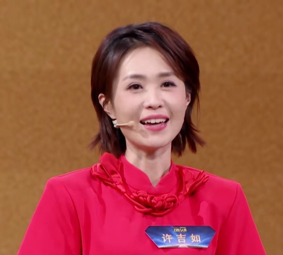 央视再出人才,《主持人大赛》1米84长腿男神晋级,颜值不输任鲁豫_腾讯