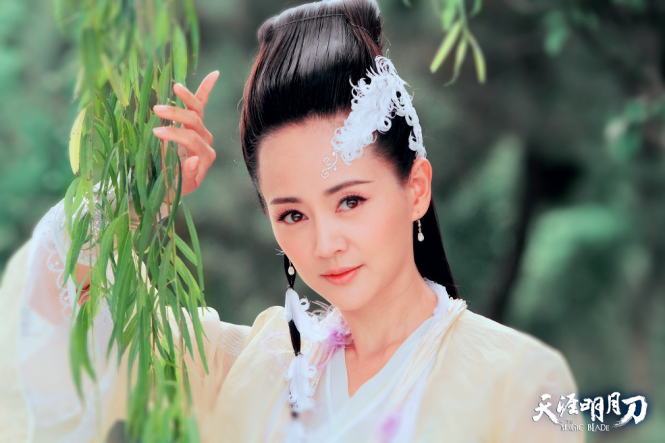 《武媚娘传奇》张定涵又是一人饰演两个不同角色,一个是贤良淑德,高贵