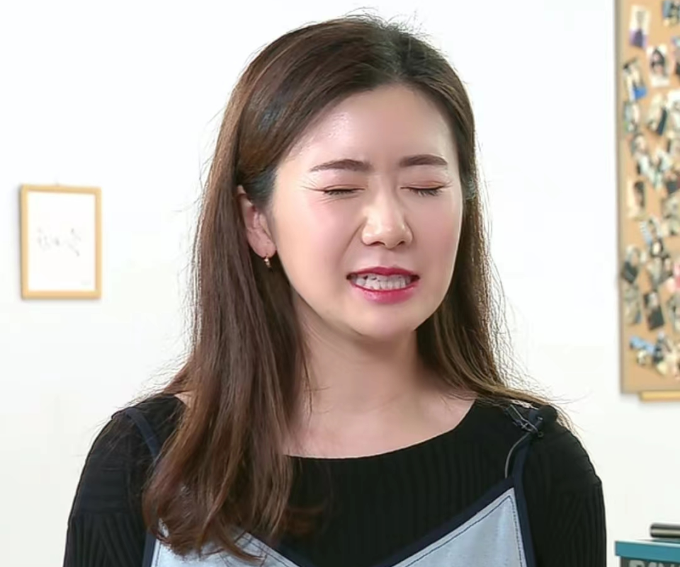 福原爱懒理江宏杰,开直播大秀中国方言,笑容满面状态好