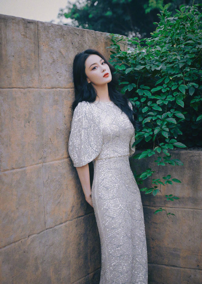 张馨予公开减肥餐,直言吃几天就消肿了,晒近照肤白貌美好养眼