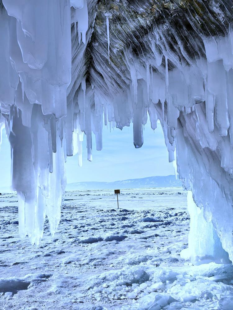 贝加尔湖冬景美(三)~冰雕,冰洞,蓝冰