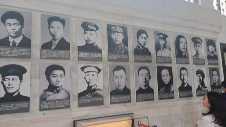 瞻仰湖南烈士公园