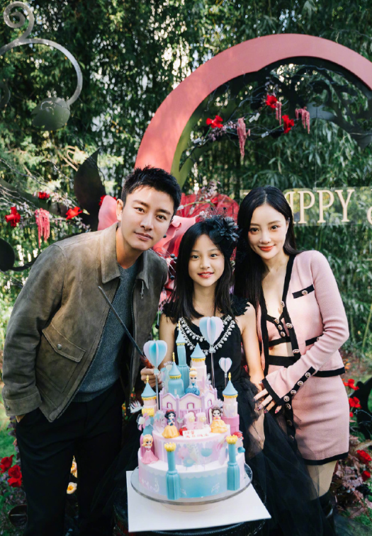 不得不说,选择和平分手的贾乃亮李小璐虽说离婚后都拿出不少时间陪伴