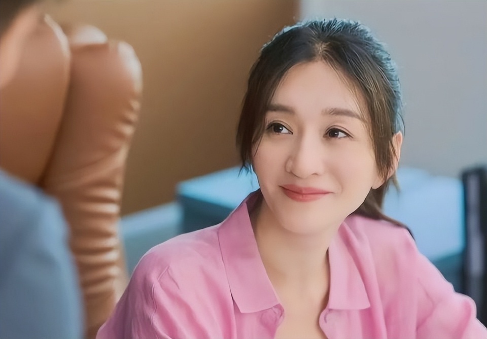 李小冉从最初的以清纯美女形象出道到现在的老戏骨,其演技的变化,肉眼