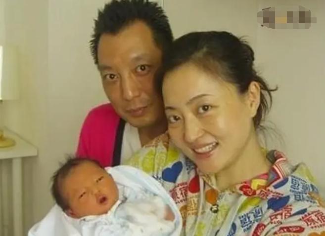 央视主持人沙桐:两婚两离,两位前妻貌美如花,都是演员