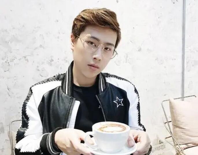 小智证实卢本伟已经解封,只是没有平台敢要,复播效果也会很差_腾讯