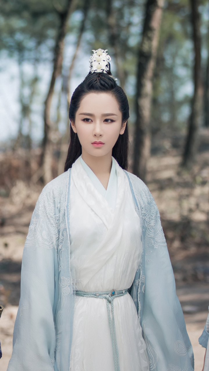 看完赵雅芝,孙俪,杨紫露额头的造型,难怪她们不敢掀起刘海!插图20