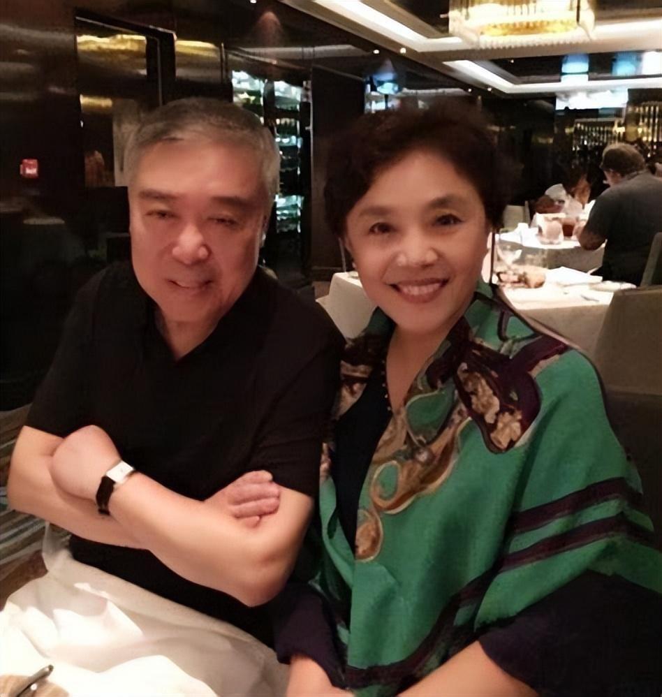 师胜杰去世5年后妻女定居国外她们过得怎样了