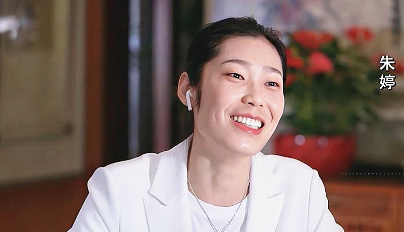 中国女排14人名单出炉!2新星出局,蔡斌回应争议,谈及朱婷首发