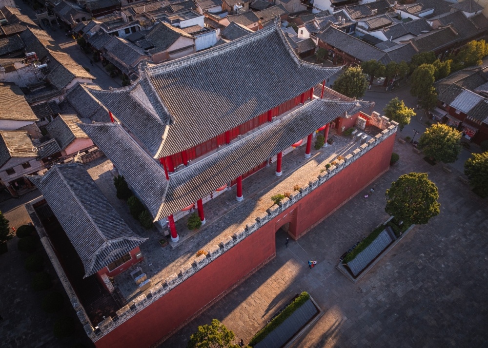 航拍大理巍山古城