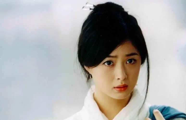 蒋欣晒40岁庆生照,"欢乐颂五美"仅乔欣一人送祝福,网友:现实_腾讯新闻