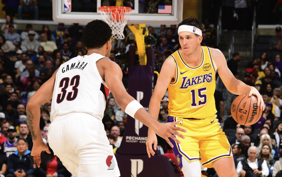 NBA常规赛：里夫斯41分湖人不敌开拓者 杨瀚森登场8分钟贡献1分1板