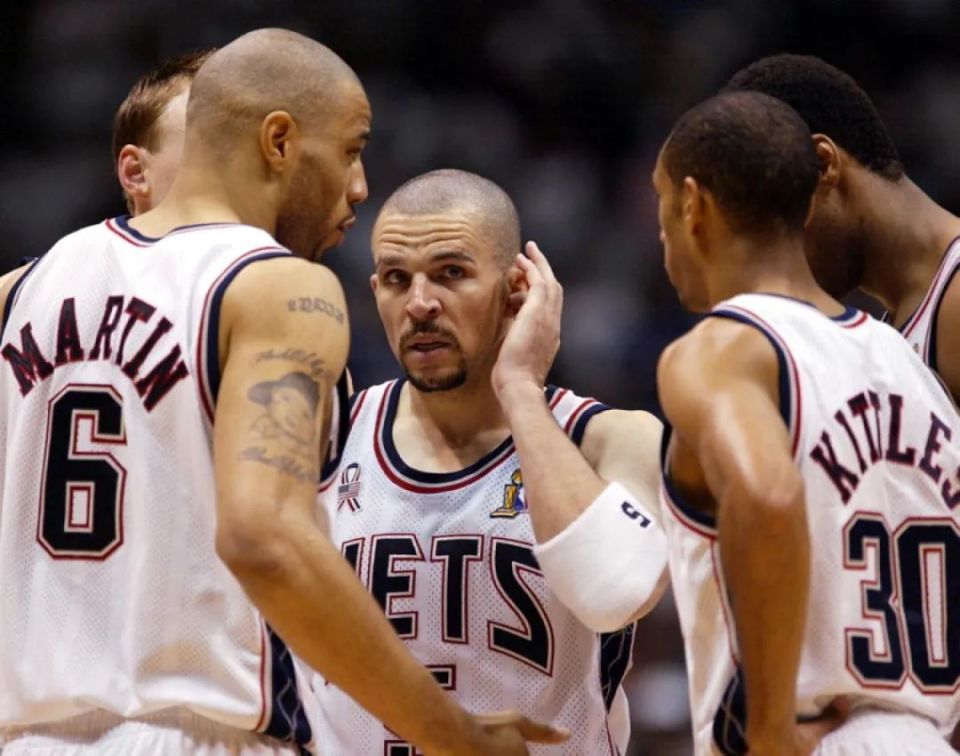 到基德有多厉害,在一场季前赛中,篮网后卫基特尔斯在快攻中沿右路推进