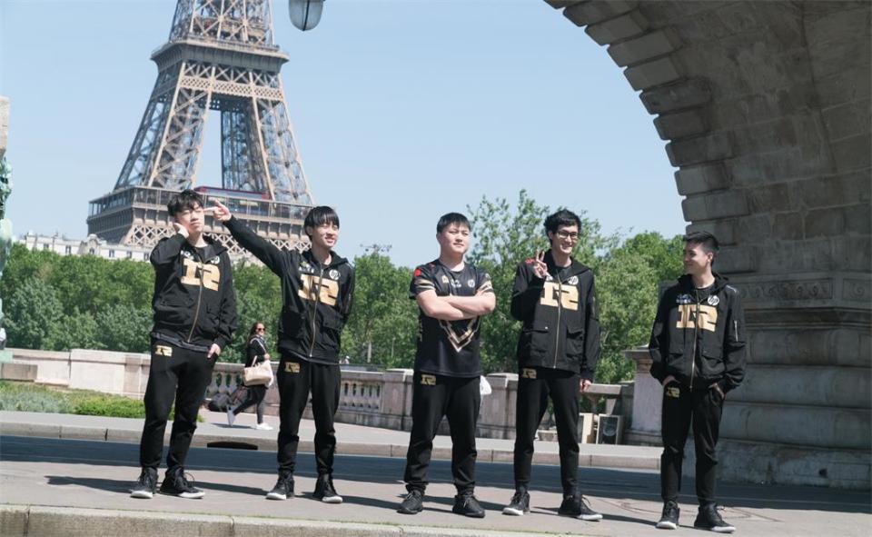 ruler戴着RNG头像打MSI，乌兹委屈：为什么季中赛冠军没有皮肤？_腾讯新闻