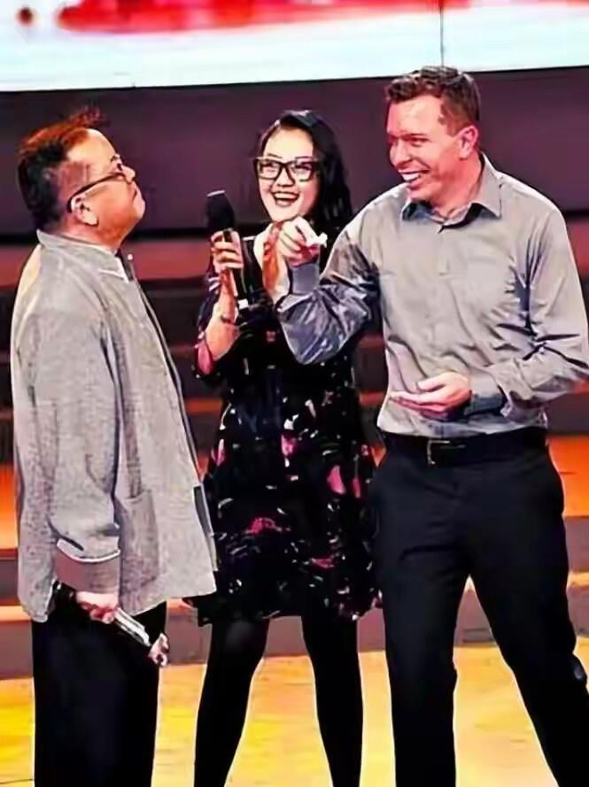 77岁王刚还在拼命：那个让他戒掉60年酒瘾的人，不是前妻，是8岁儿子一句话_腾讯新闻