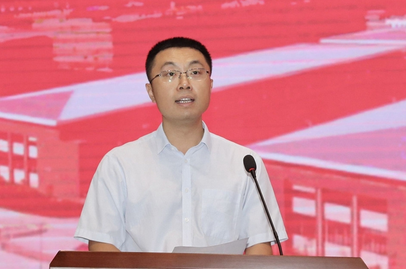 云浮市等地均有工作经历,履新珠海前任广东省云浮市委常委,副市长