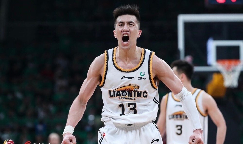 辽宁男篮夺冠后 郭艾伦开直播庆祝:不用刷礼物 我有钱_腾讯新闻