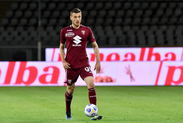 克亚尔再度向ac米兰表达留队意愿俱乐部打算用意大利国脚将其顶替