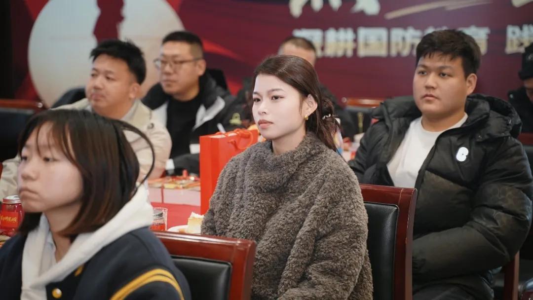 “熱血鑄軍魂 聚力創未來”——渭南軍事博覽園2025年年會暨2026年產品推介會成功舉辦 - 