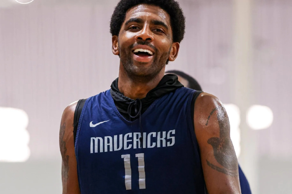 欧文向巴勒斯坦和以色列遇难的无辜人们送去祈祷,这就