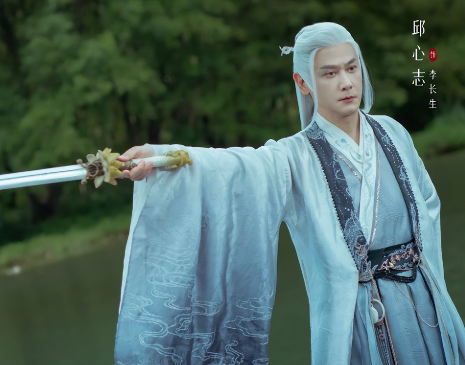 儒雅,最适合一代宗师的形象,与角色适配度极高,由他饰演李长生一角