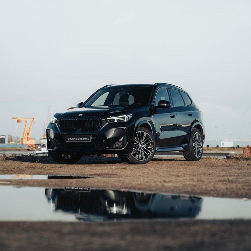 2023款"宝马x1"黑武士版现身,质感远超奔驰glb_腾讯新闻