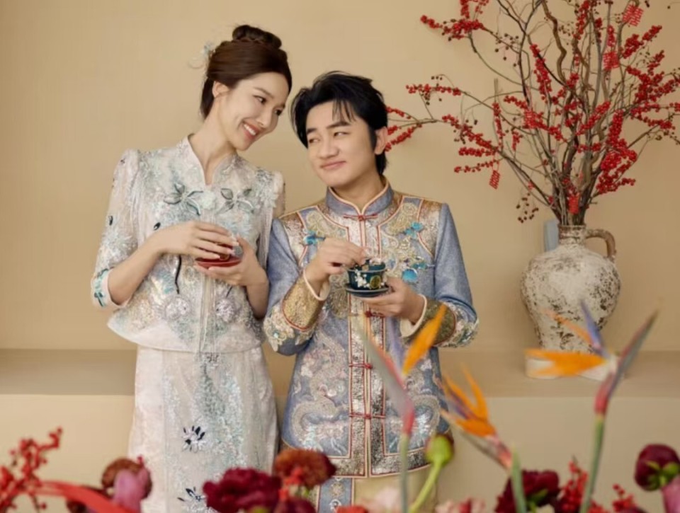 王祖蓝李亚男拍婚纱大片,眼里是满满的爱,结婚十年依旧幸福