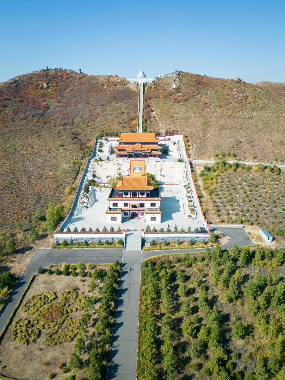 兴安盟陶赖图葛根庙:内蒙东部格鲁派大寺,登山望秋视野绝佳