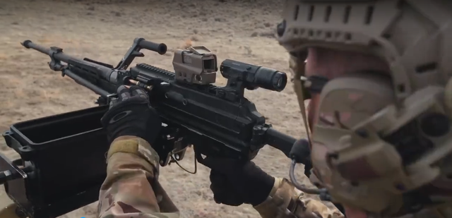 美军8.6mm机枪:有效射程高达2000米,单发射击时能充当狙击枪_腾讯新闻