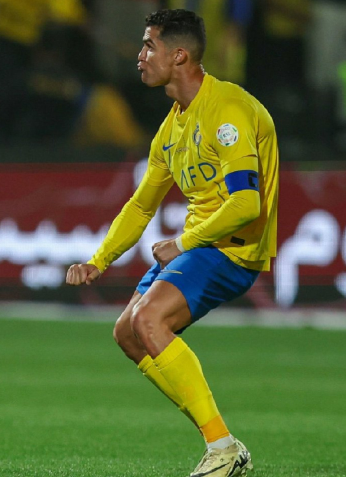 c罗回应不雅动作:只为表达力量和胜利!我尊重所有俱乐部