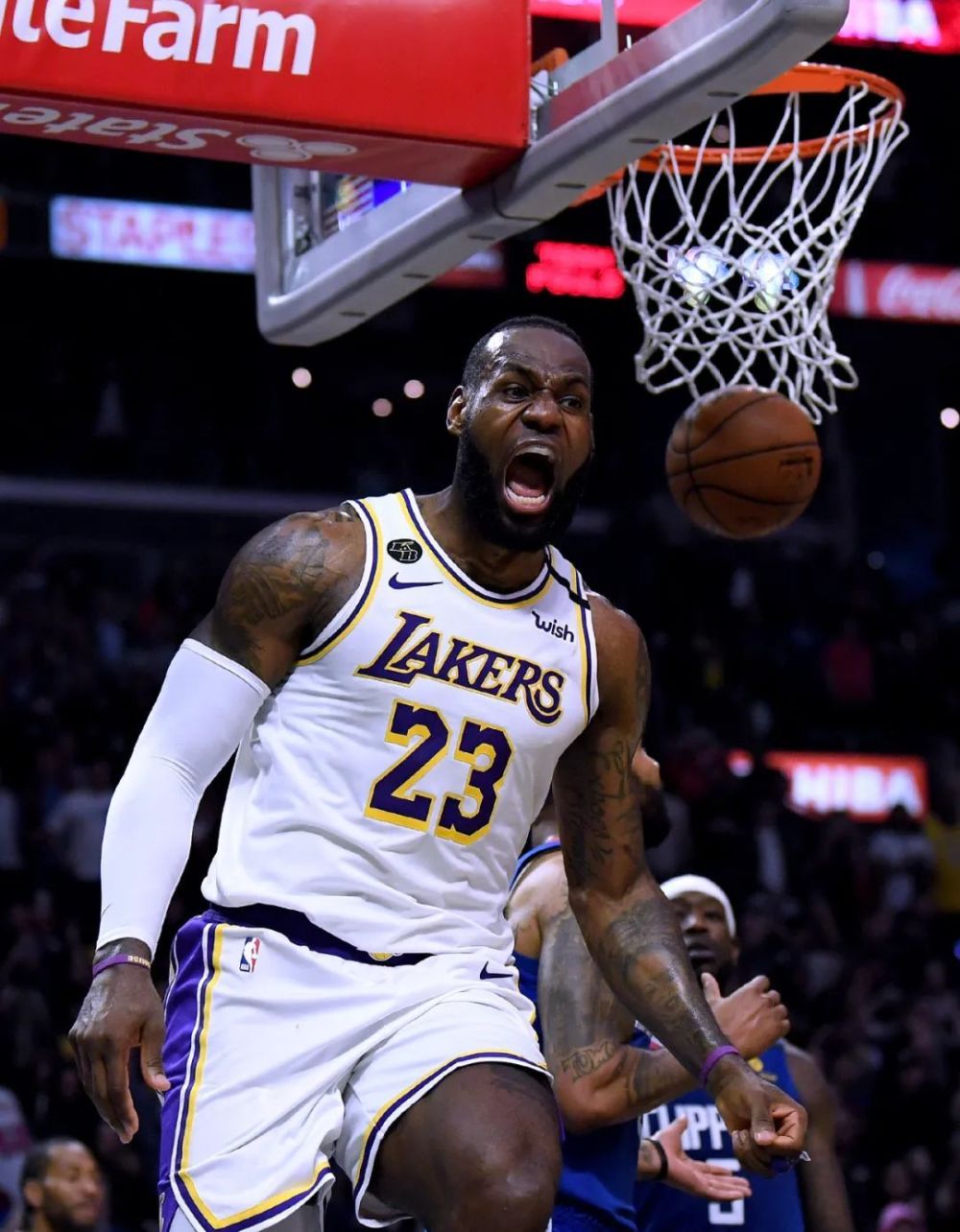 不吹不黑|18,20,23,詹姆斯的三次怒吼_腾讯新闻