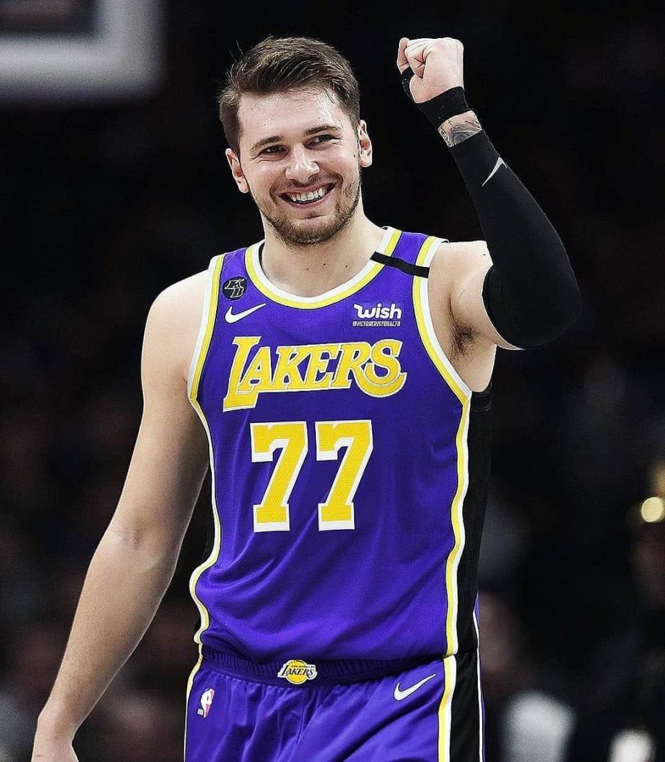 湖人交易詹姆斯条件曝光！只愿用他换东契奇：詹欧重聚独行侠并不现实_腾讯新闻