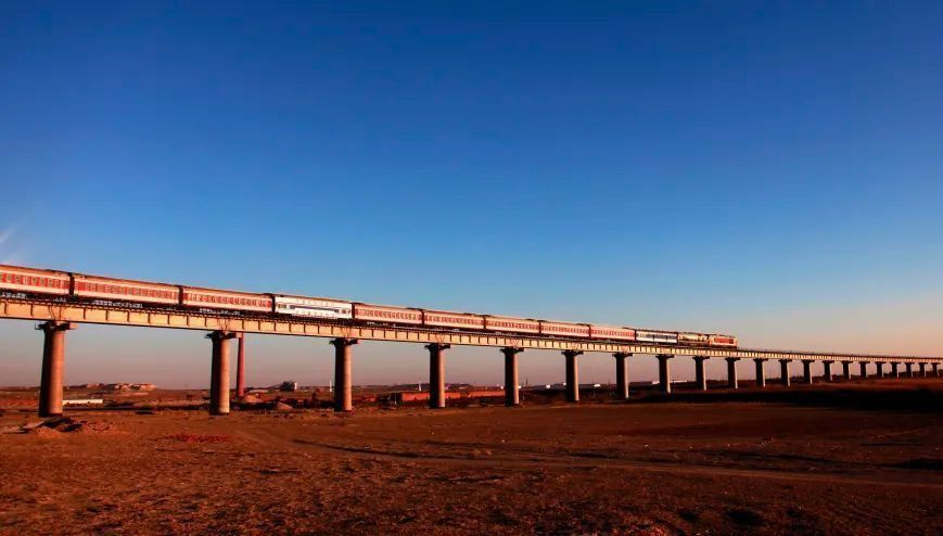 铁路兴疆!中国铁建在阿勒泰的诗与远方