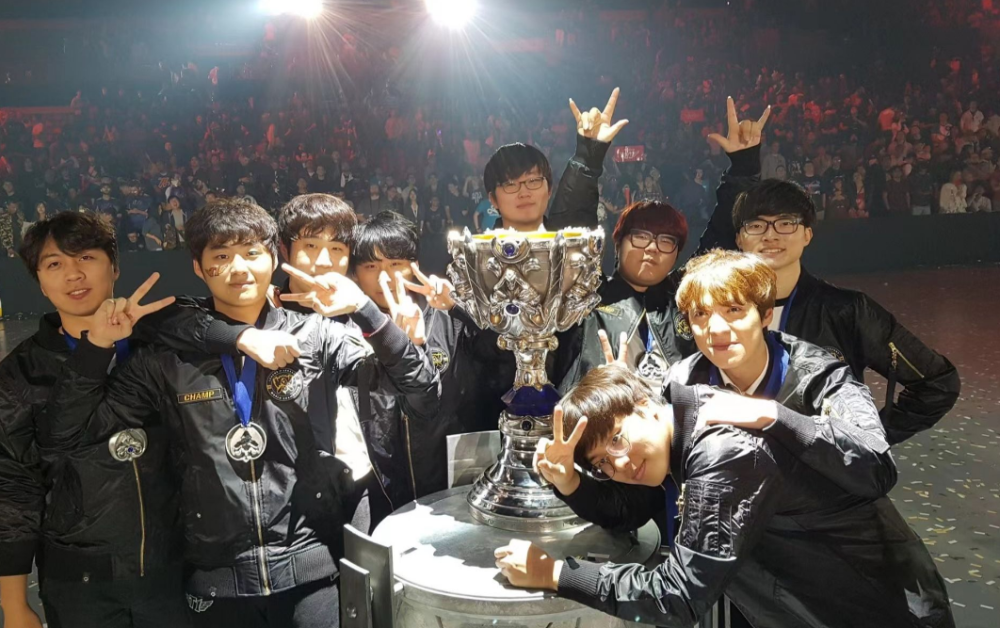 你印象最深的msi!盘点7届msi名场面,1557越看越快_腾讯新闻