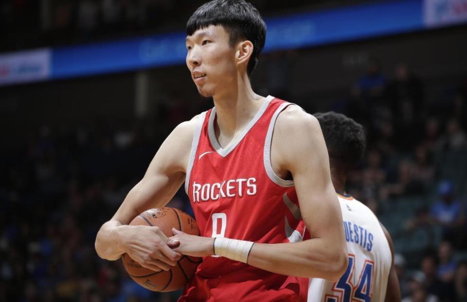 基因真强大周琦儿子曝光身高已经远超同龄人