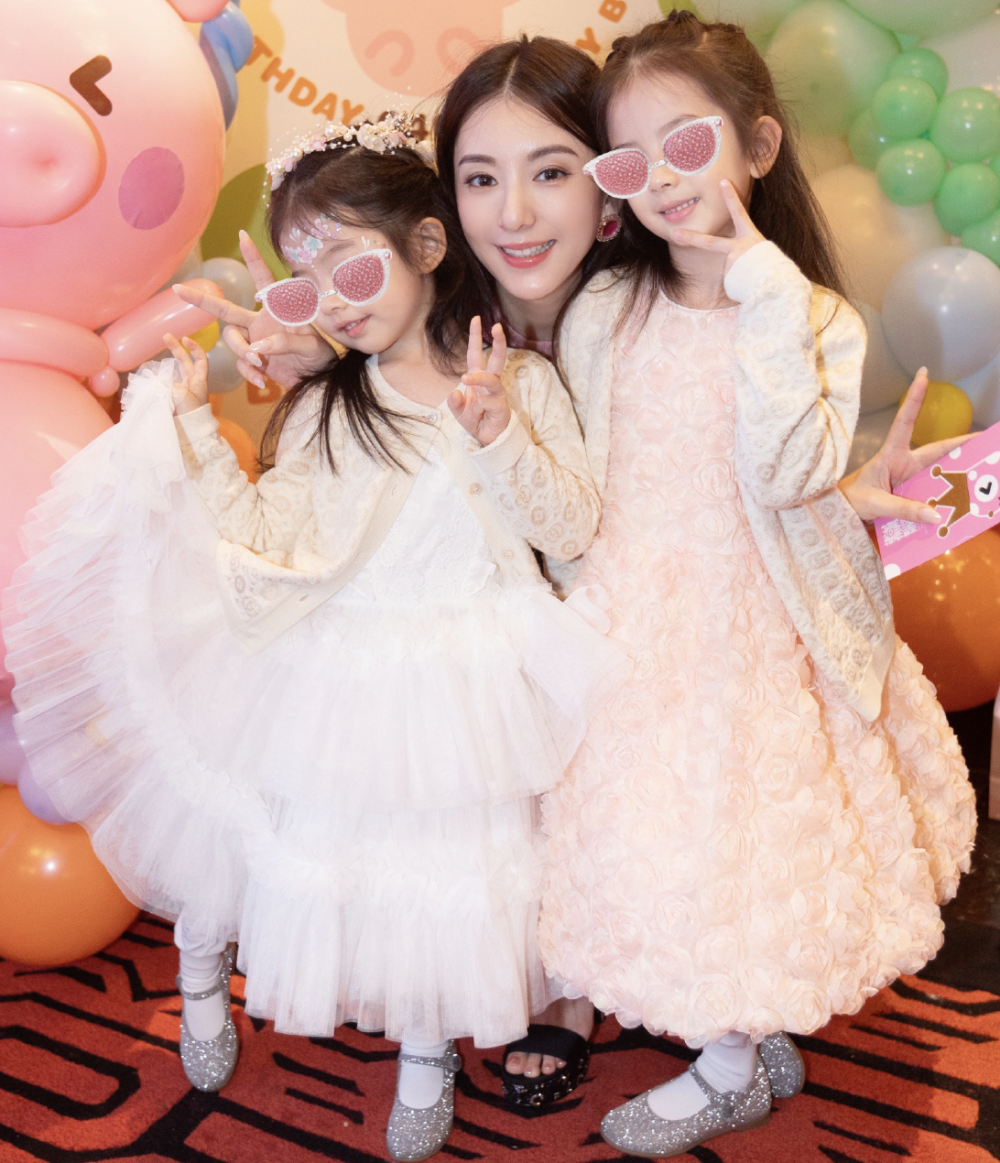 郭富城开私人豪华游艇过端午,带妻子女儿出海,方媛高调晒全家福