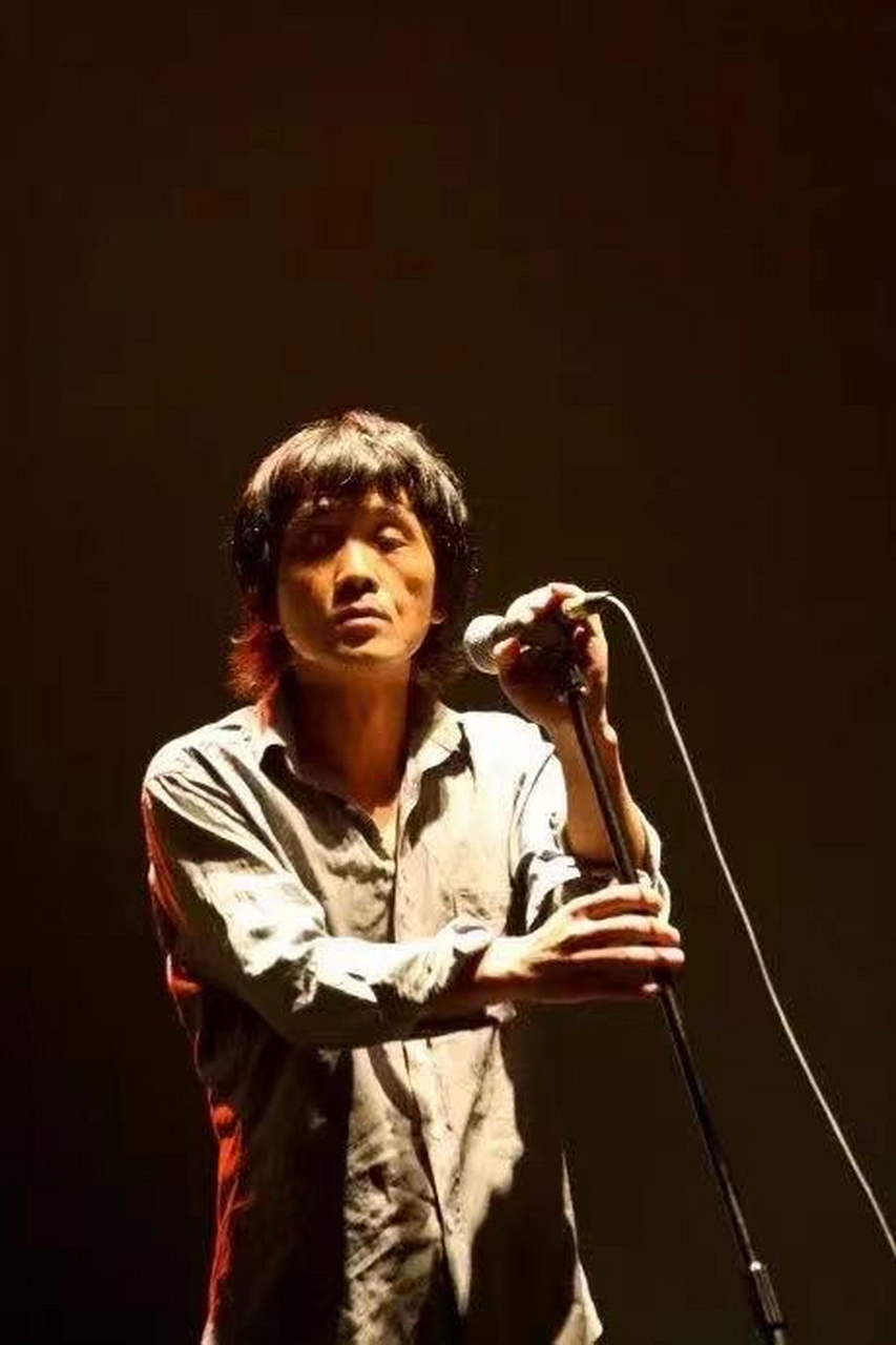 唱歌跑调,吐词不清,张楚被夸大了,"魔岩三杰"只有窦唯是真厉害