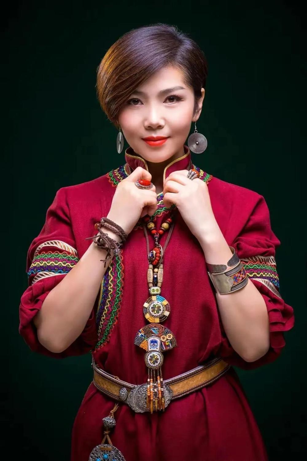 《万疆》后又一爱国歌曲,《歌在飞》歌手唱响《一路欢歌到北京》插图6