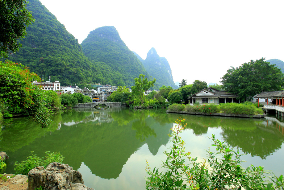 在以山水风光秀甲天下的桂林阳朔境内,就有这么一个"世外桃源".