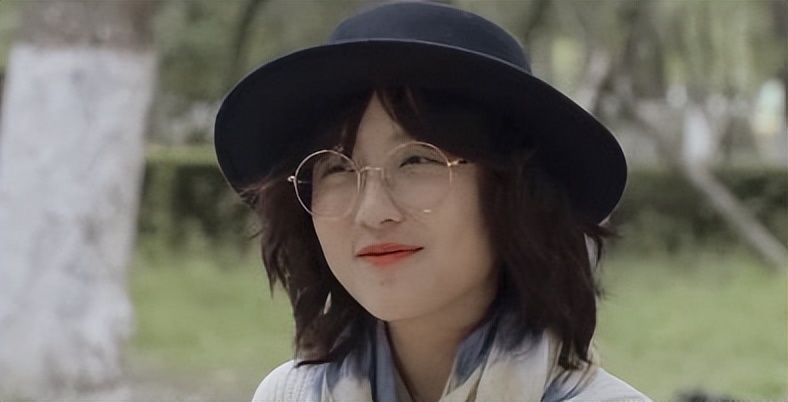 除了这几位室友,谢乔还有一位闺蜜,那就是谢乔的高中同学陆倩冉.