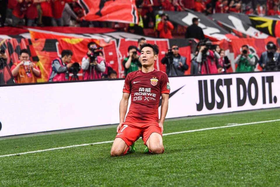 中超最新消息海港暴露一缺陷申花争冠被看衰亚泰面临门将危机