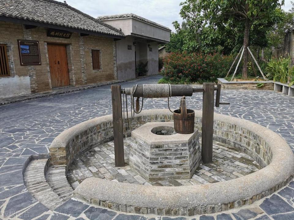 "坑前不坑后,坑左不坑右",老一辈打水井的秘诀,有啥讲究